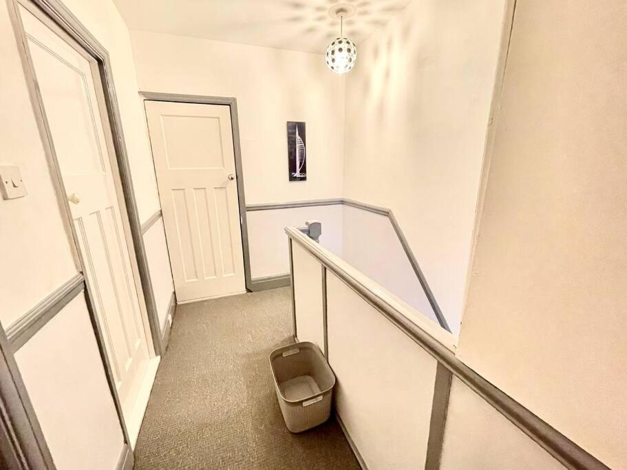 Portsmouth 3 Bedroom Getaway, Sleeps 6 Exteriör bild