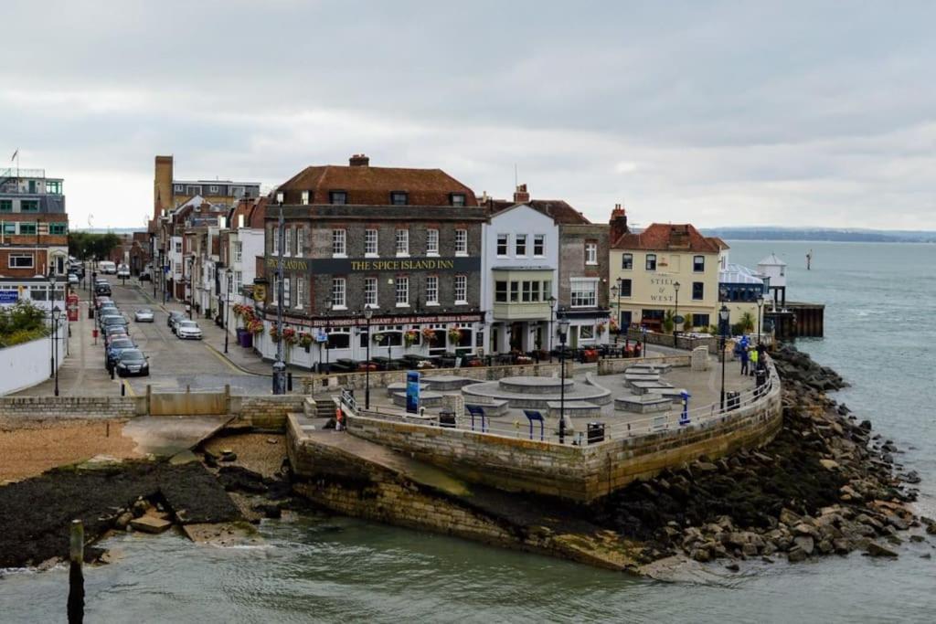 Portsmouth 3 Bedroom Getaway, Sleeps 6 Exteriör bild