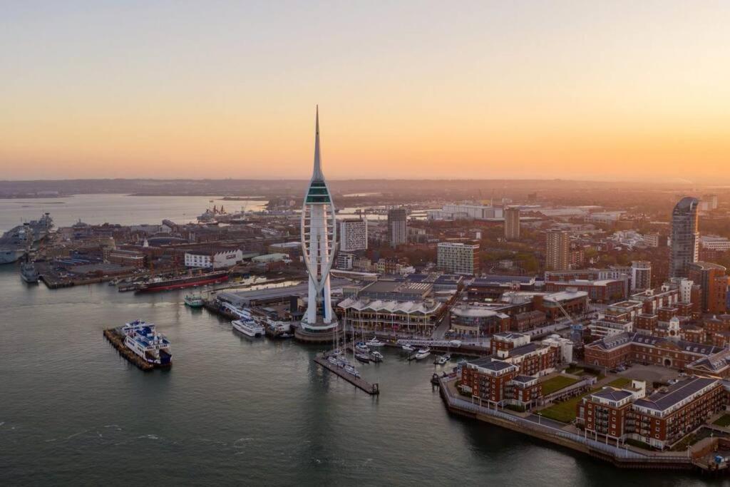 Portsmouth 3 Bedroom Getaway, Sleeps 6 Exteriör bild