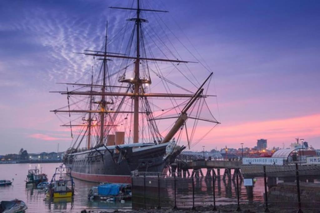 Portsmouth 3 Bedroom Getaway, Sleeps 6 Exteriör bild